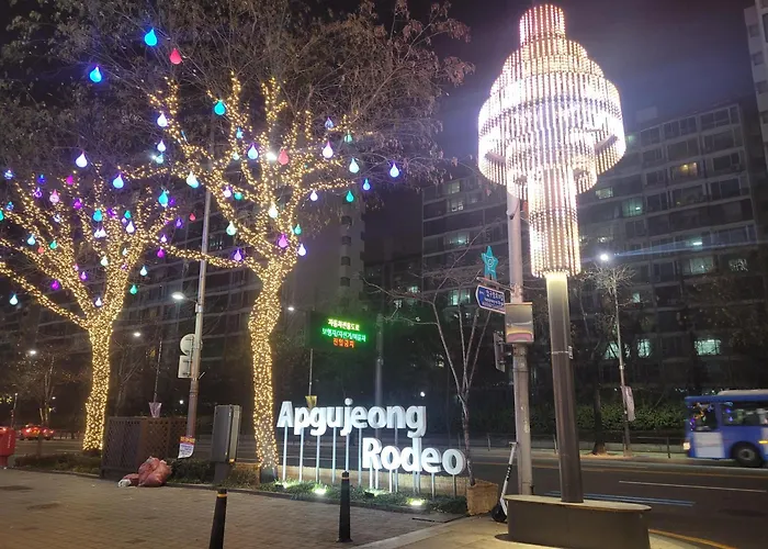 Open House Apgujeong-Rodeo ,Cony