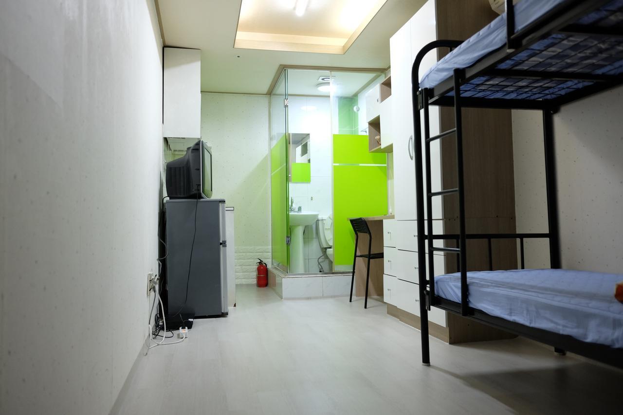 Inn Open House Apgujeong-rodeo ,cony